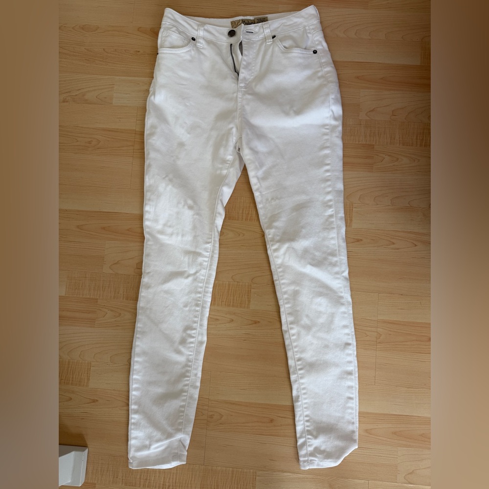 Hybrid & Company Women's Crisp White Skinny Jeans